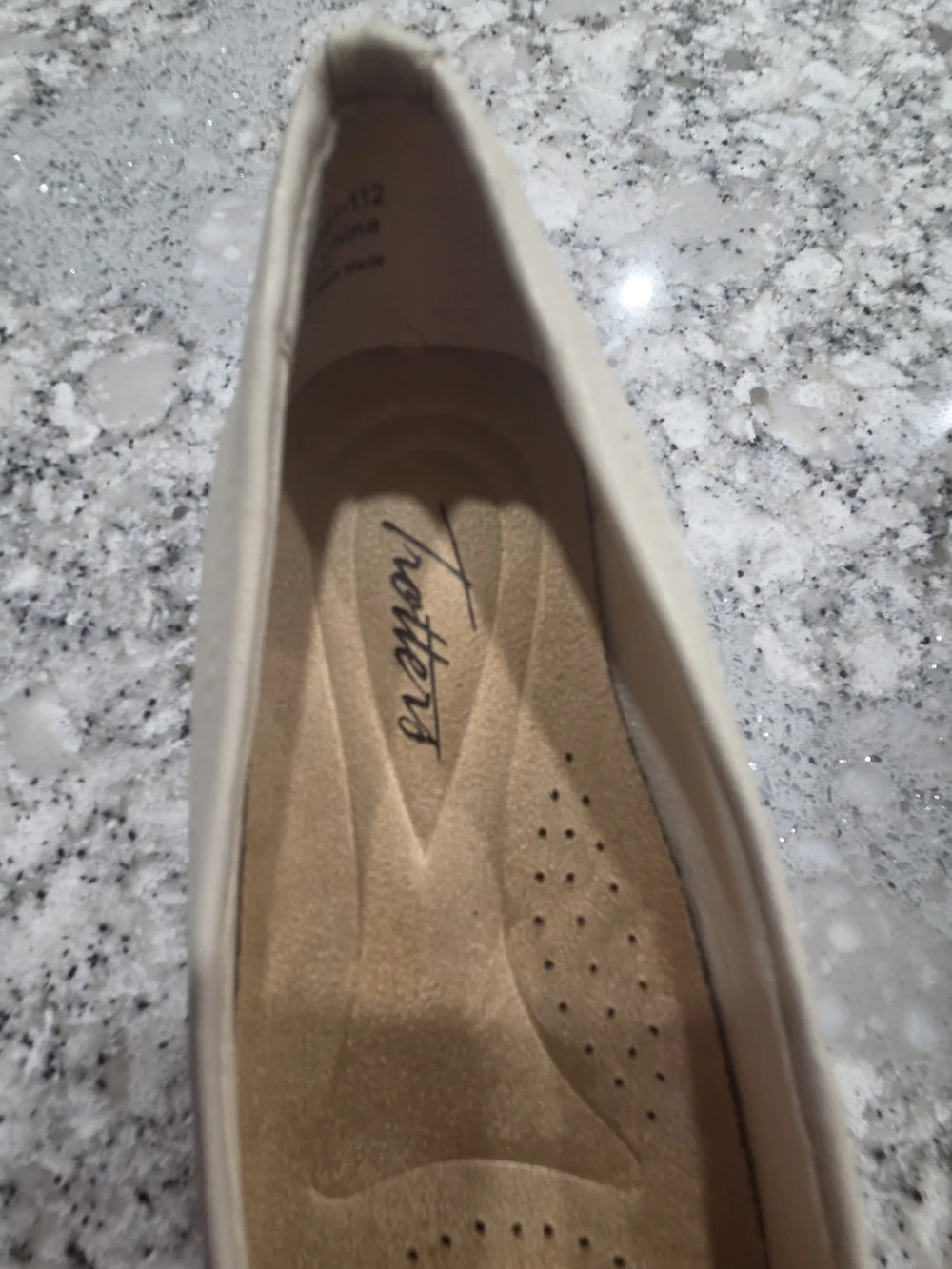 Trotters Cream Leather Ballet Flats with Marbled Buckle
